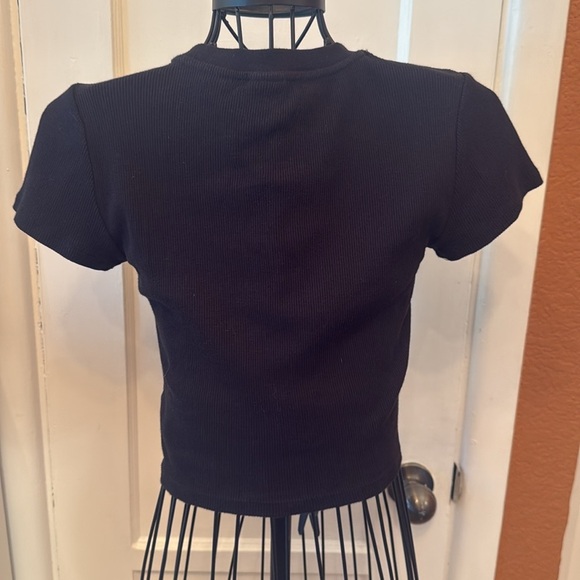 TNA Black Fitted Crop T-Shirt Short Sleeve-Sz M - Picture 4 of 6